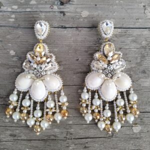 AAPTI SHELL EARRINGS